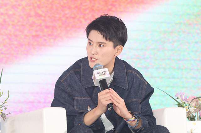 格伦·克洛斯、莎拉·保罗森、泰亚娜·泰勒、金·卡戴珊、妮... 法鲨归来！